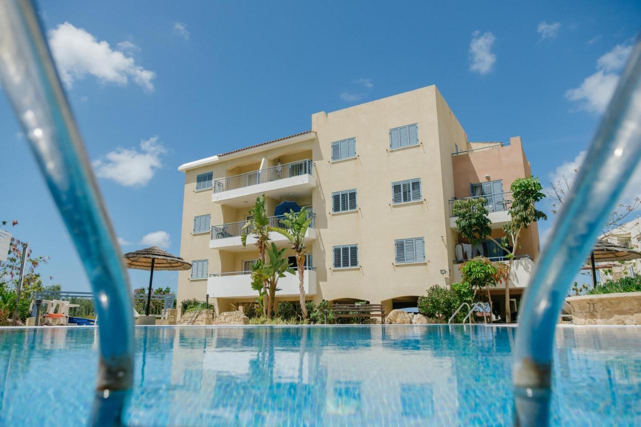 Hermes Gardens 2 Bedroom Sea View Flat In Apartment
